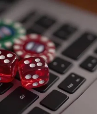 What helps beginners learn crypto roulette rules before playing?